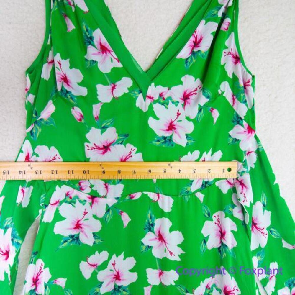 New! *Flawed" White House Black Market Floral Satin Fit & Flare Dress, size 2 - Picture 9 of 16
